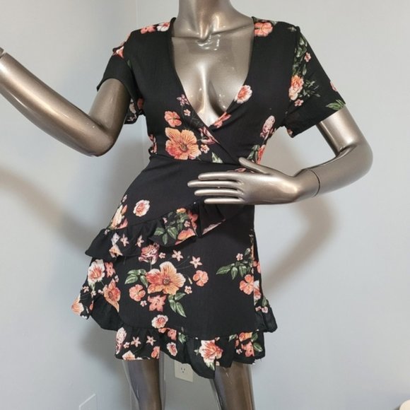 Haute Rogue Black Floral Mini Wrap summer dress 😎 L Petite (Or Sz S/M) - Picture 14 of 14